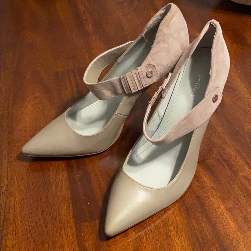 Calvin Klein Pump size 8